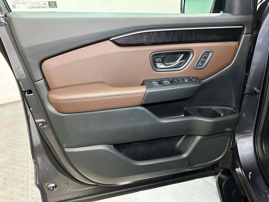 New 2025 Honda Pilot Elite image 11