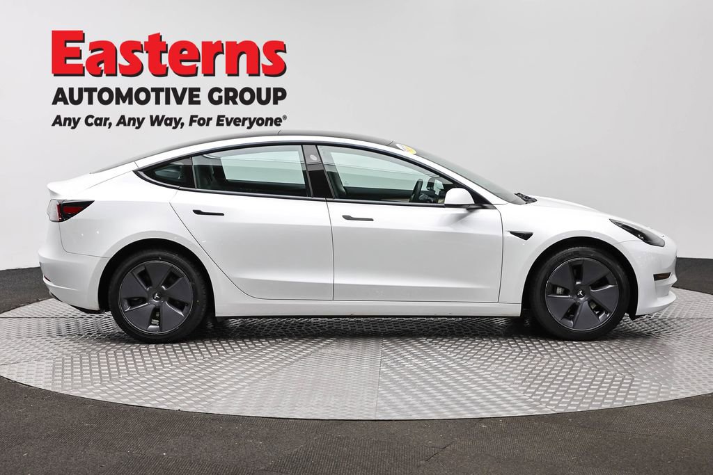 Used 2023 Tesla Model 3 Standard Range image 4