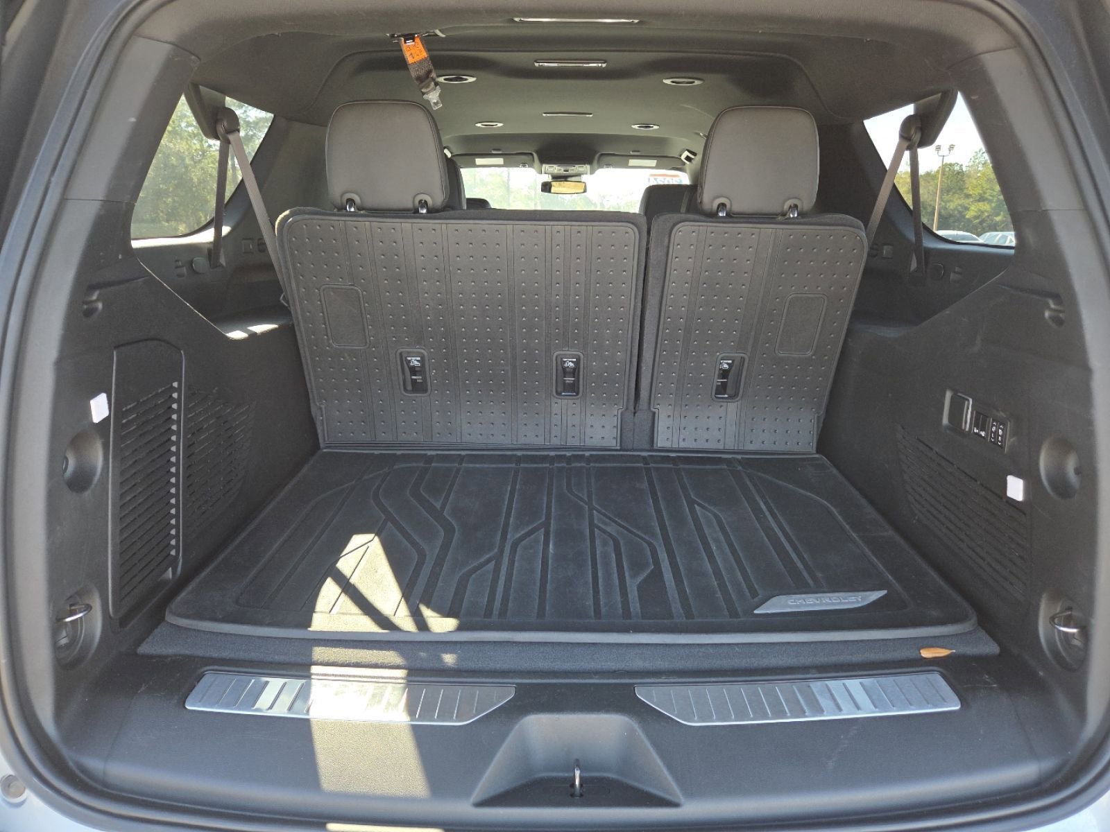 Used 2024 Chevrolet Suburban RST w/ Luxury Package image 20