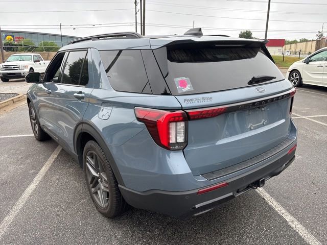 Used 2025 Ford Explorer ST-Line w/ Premium Package RWD image 3