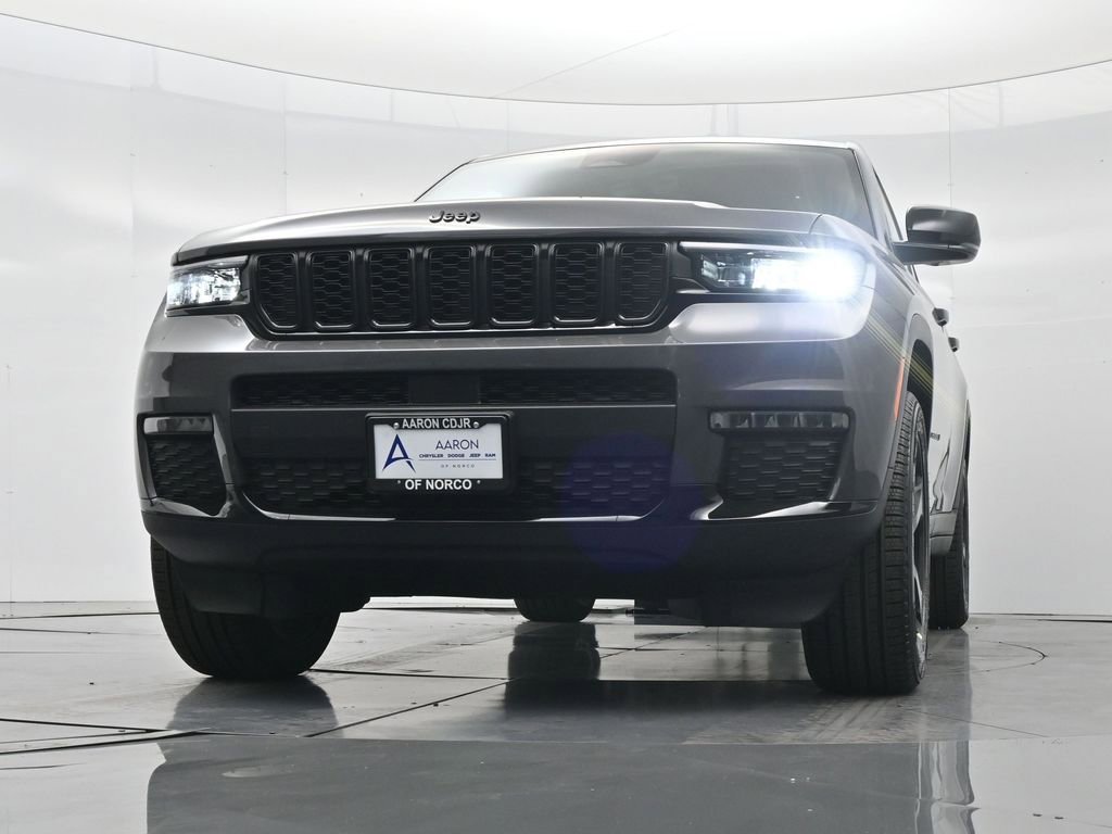 New 2025 Jeep Grand Cherokee L Limited w/ Black Appearance Package image 38