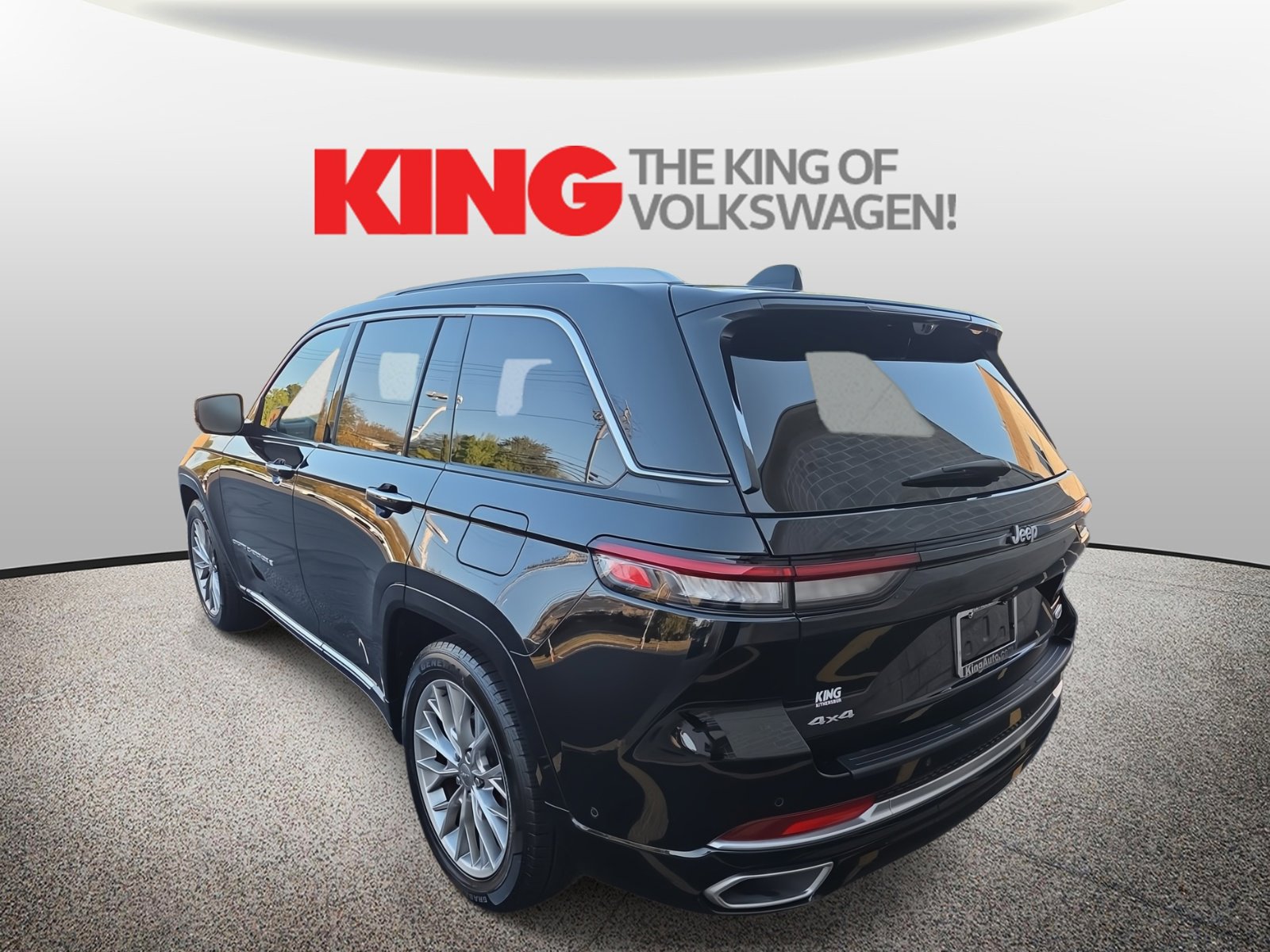 Used 2023 Jeep Grand Cherokee Summit w/ Adv Protech Group IV image 5