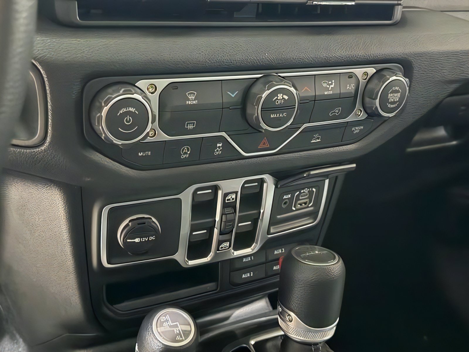 New 2026 Jeep Gladiator Sport AWD/4WD image 35