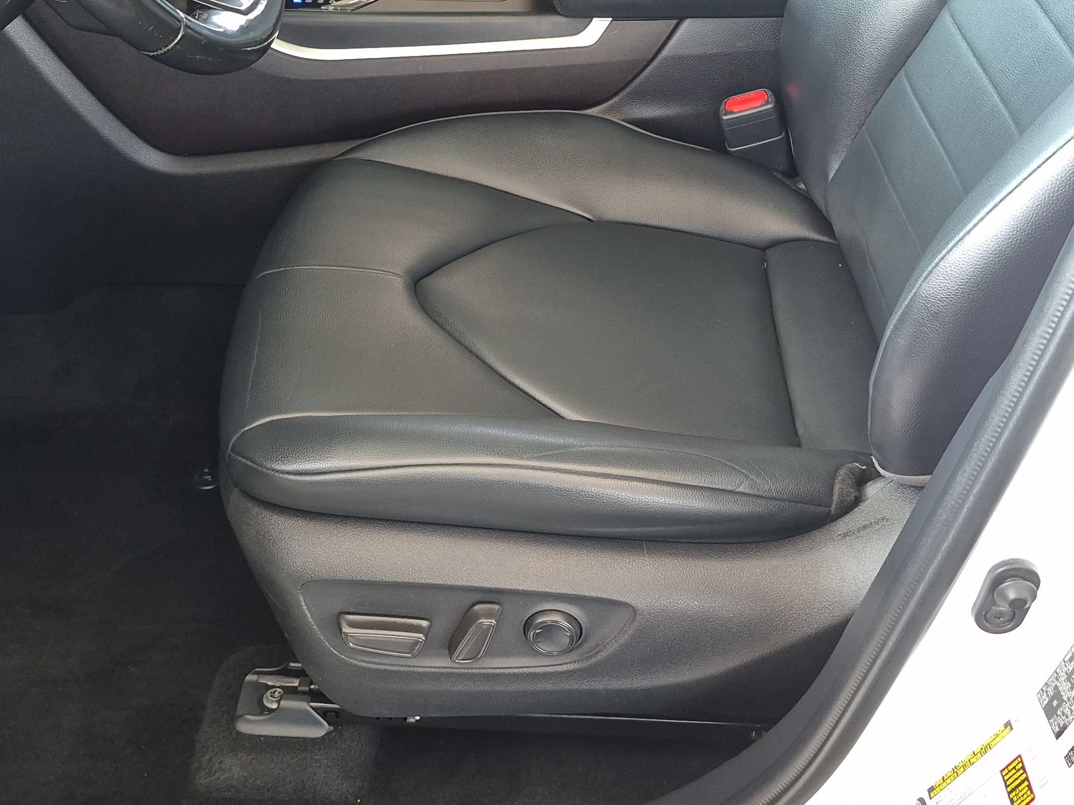 Used 2022 Toyota Highlander XLE FWD image 14