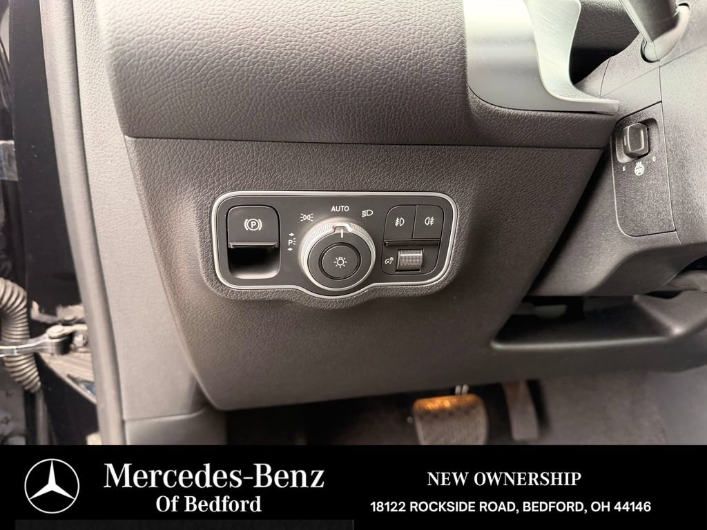 New 2026 Mercedes-Benz GLB 250 4MATIC image 9