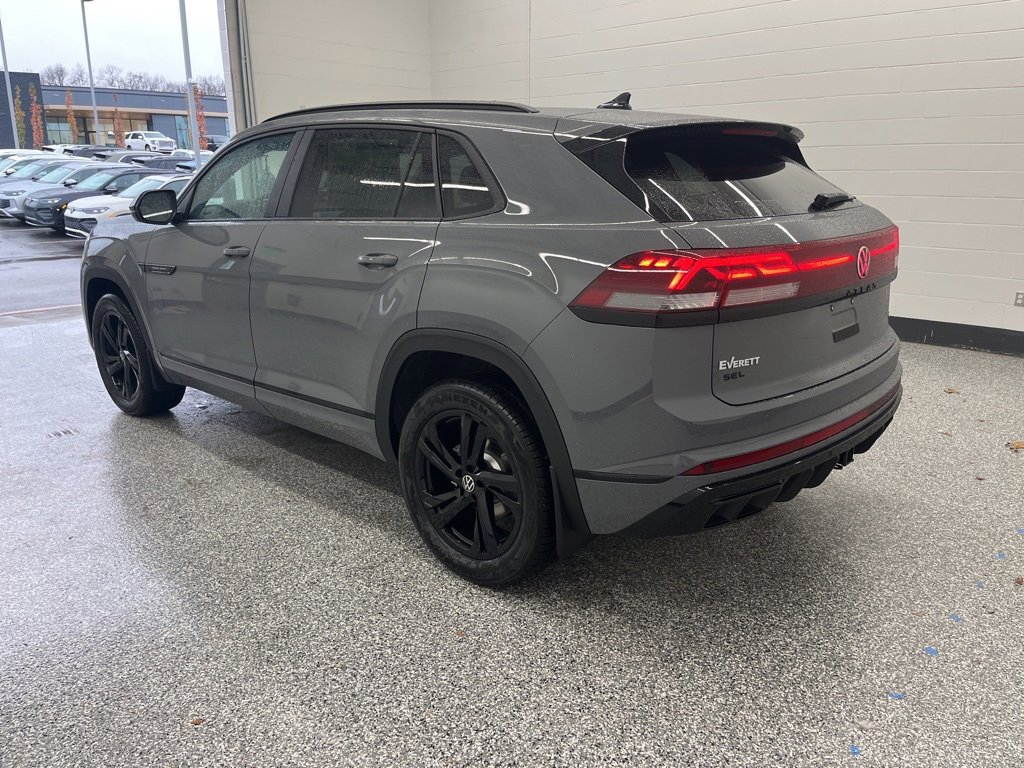 New 2026 Volkswagen Atlas Cross Sport SEL R-Line image 3