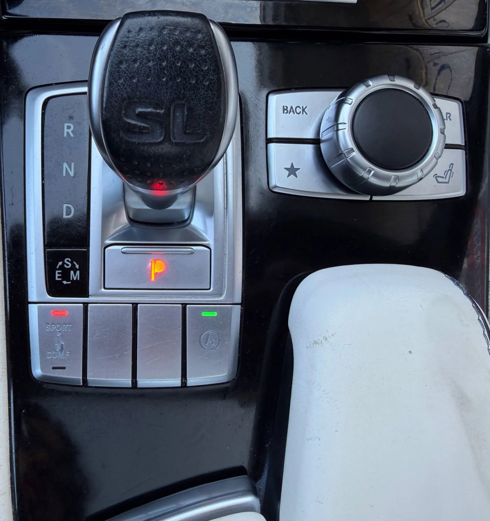 Used 2016 Mercedes-Benz SL 550 w/ Driver Assistance Package image 24