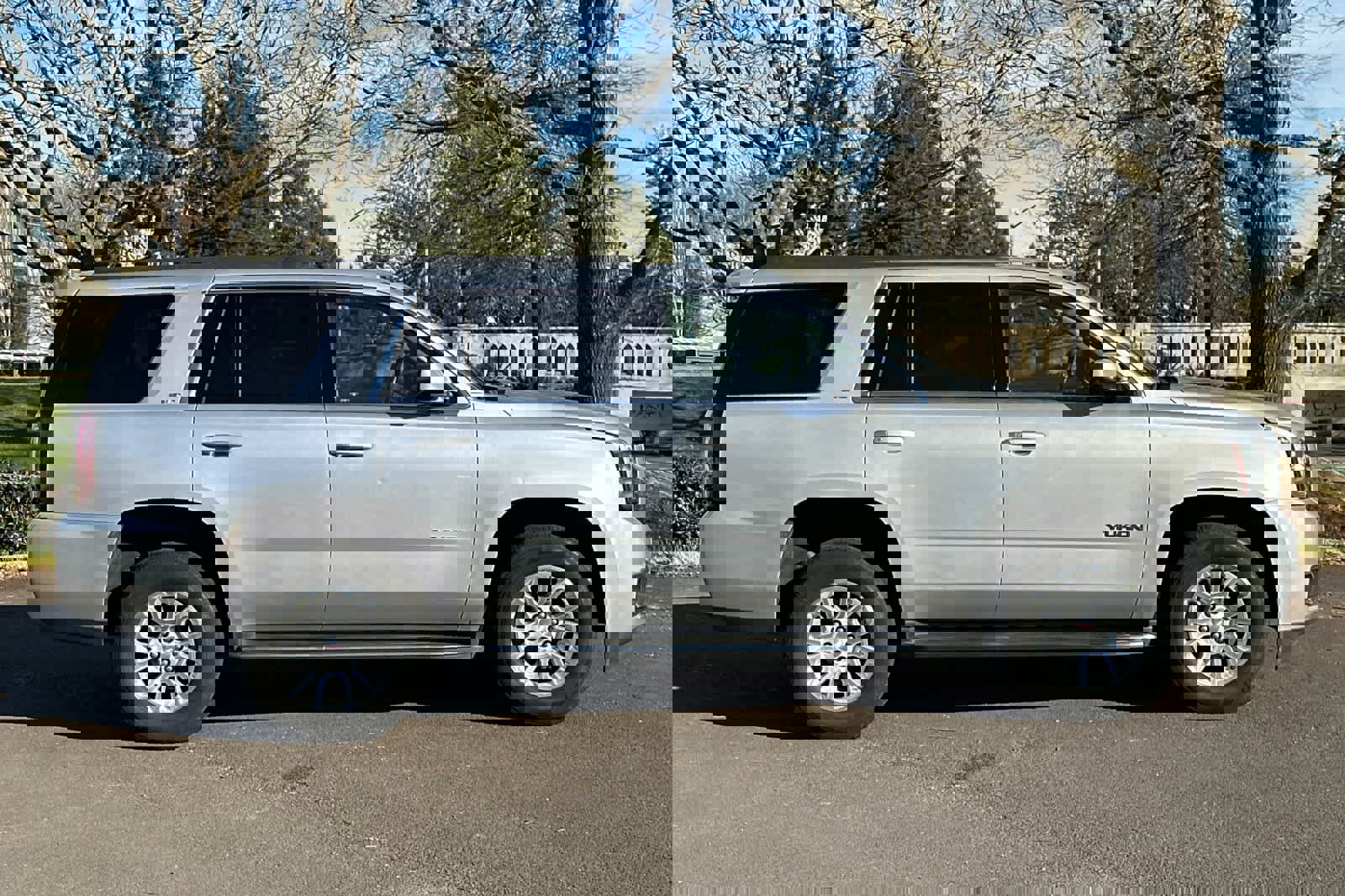 Used 2019 GMC Yukon SLT image 8