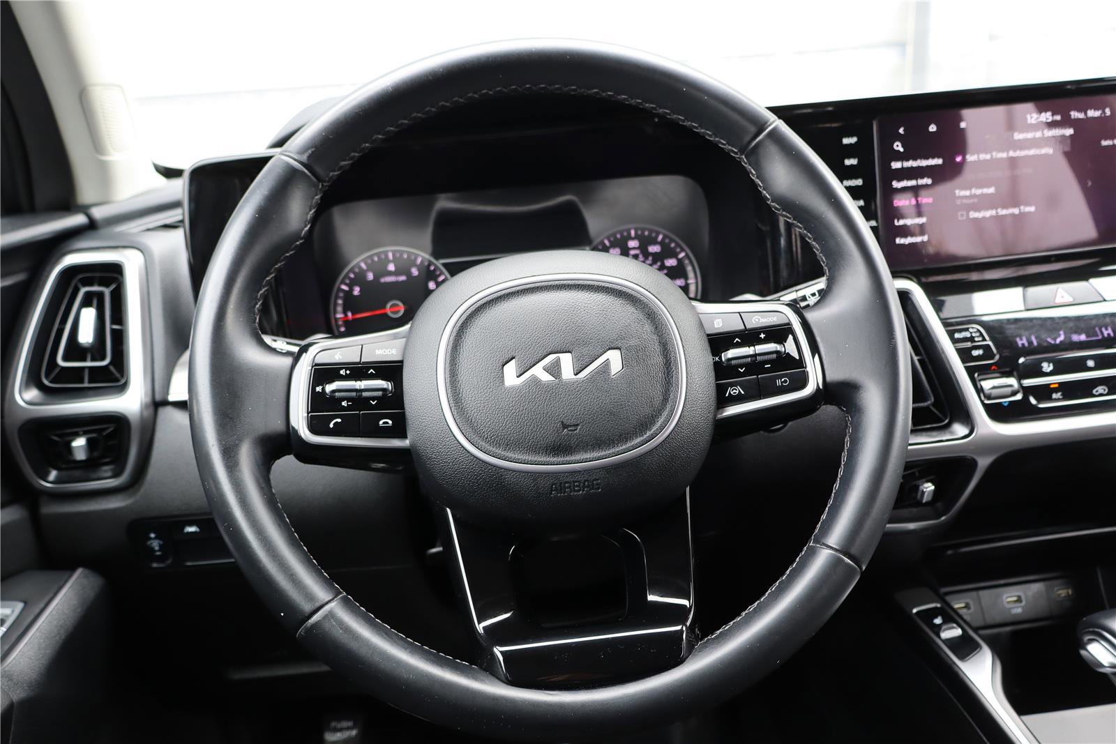 Certified 2022 Kia Sorento S w/ Panoramic Sunroof Package image 12