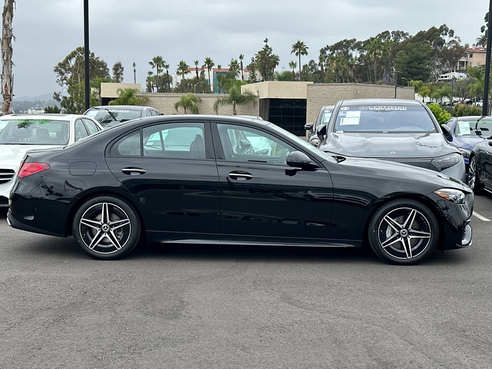 Used 2025 Mercedes-Benz C 300 4MATIC Sedan image 2
