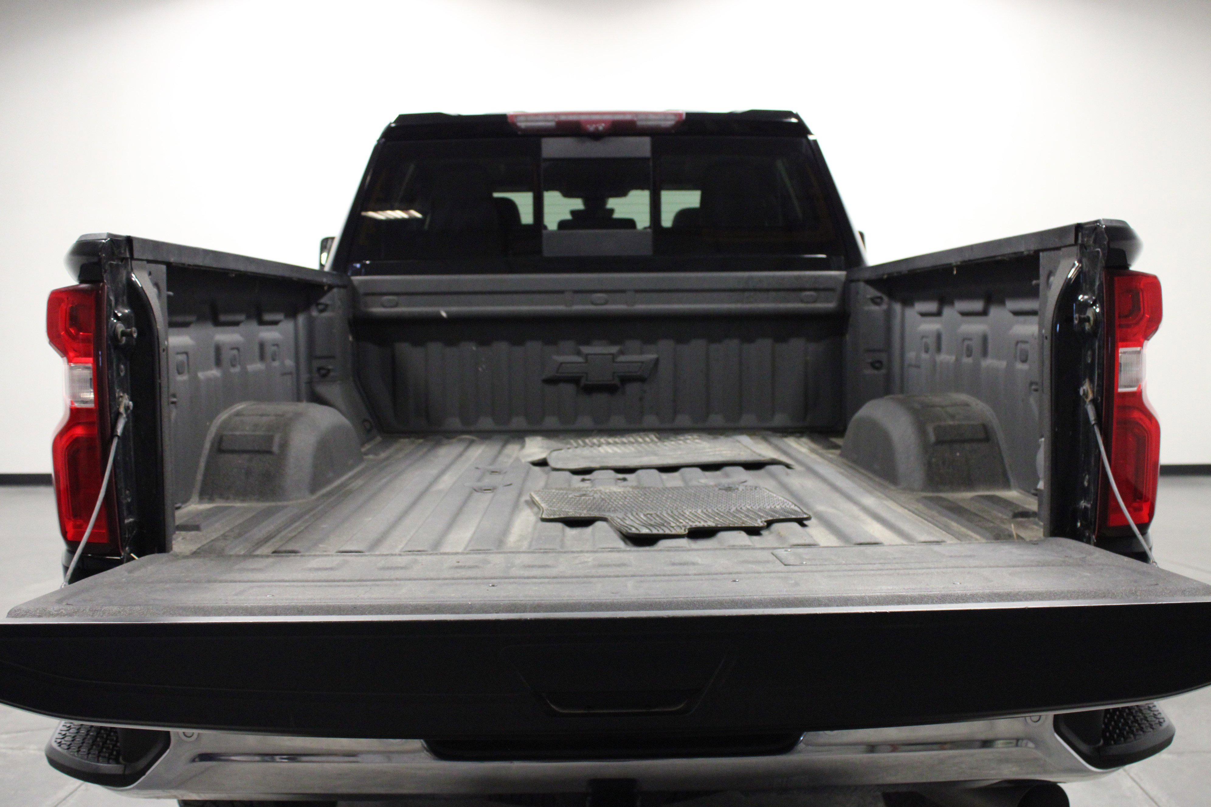 Used 2020 Chevrolet Silverado 2500 LTZ w/ LTZ Premium Package image 14