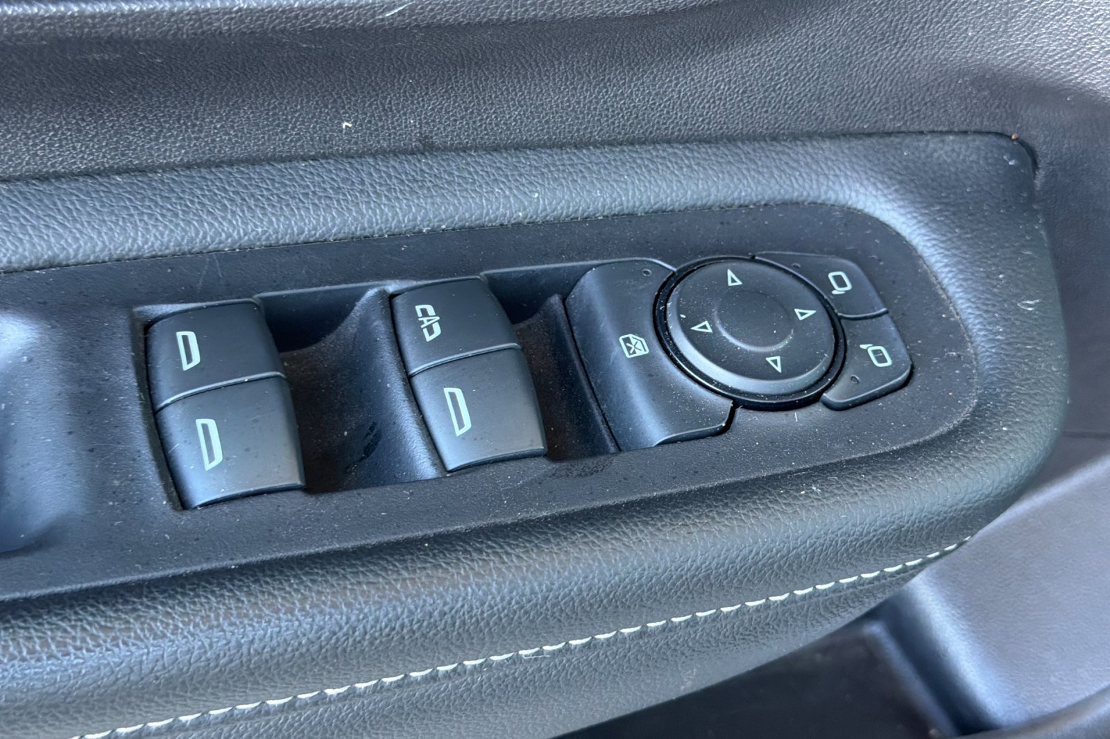 Used 2024 GMC Terrain SLE FWD image 14