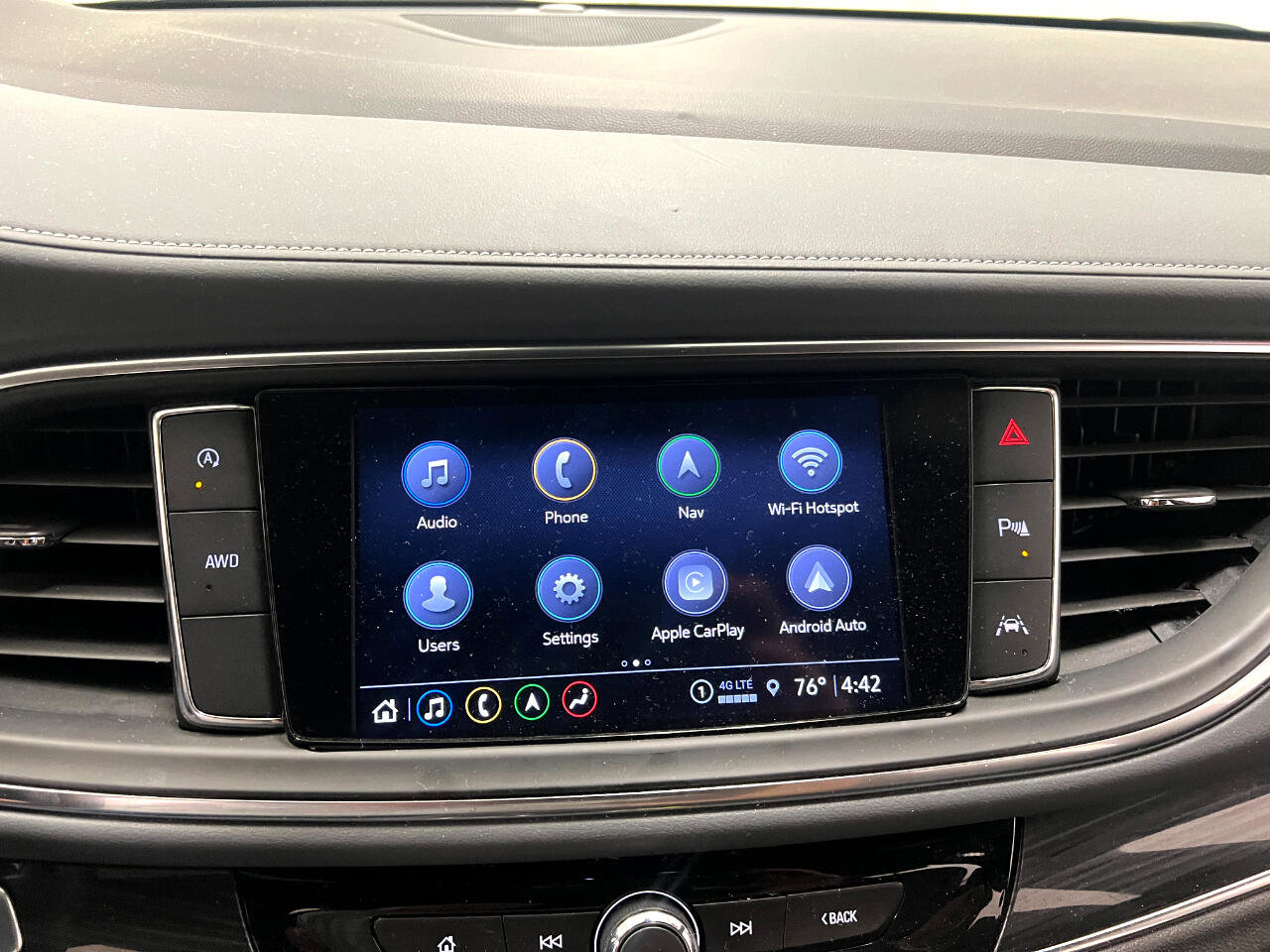Used 2024 Buick Enclave Premium image 40