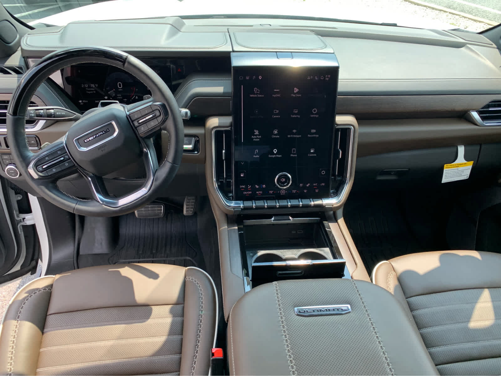 Used 2025 GMC Yukon Denali Ultimate AWD/4WD image 11