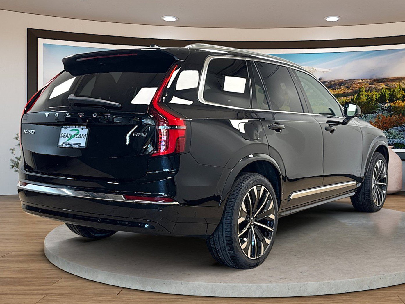 New 2026 Volvo XC90 B5 Plus w/ Protection Package AWD/4WD image 4