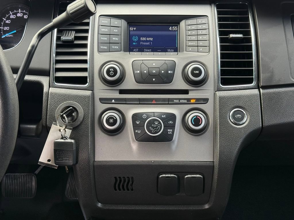 Used 2017 Ford Taurus Base image 13