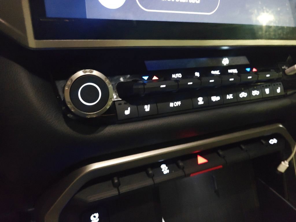 Used 2025 Toyota Tundra Limited image 11