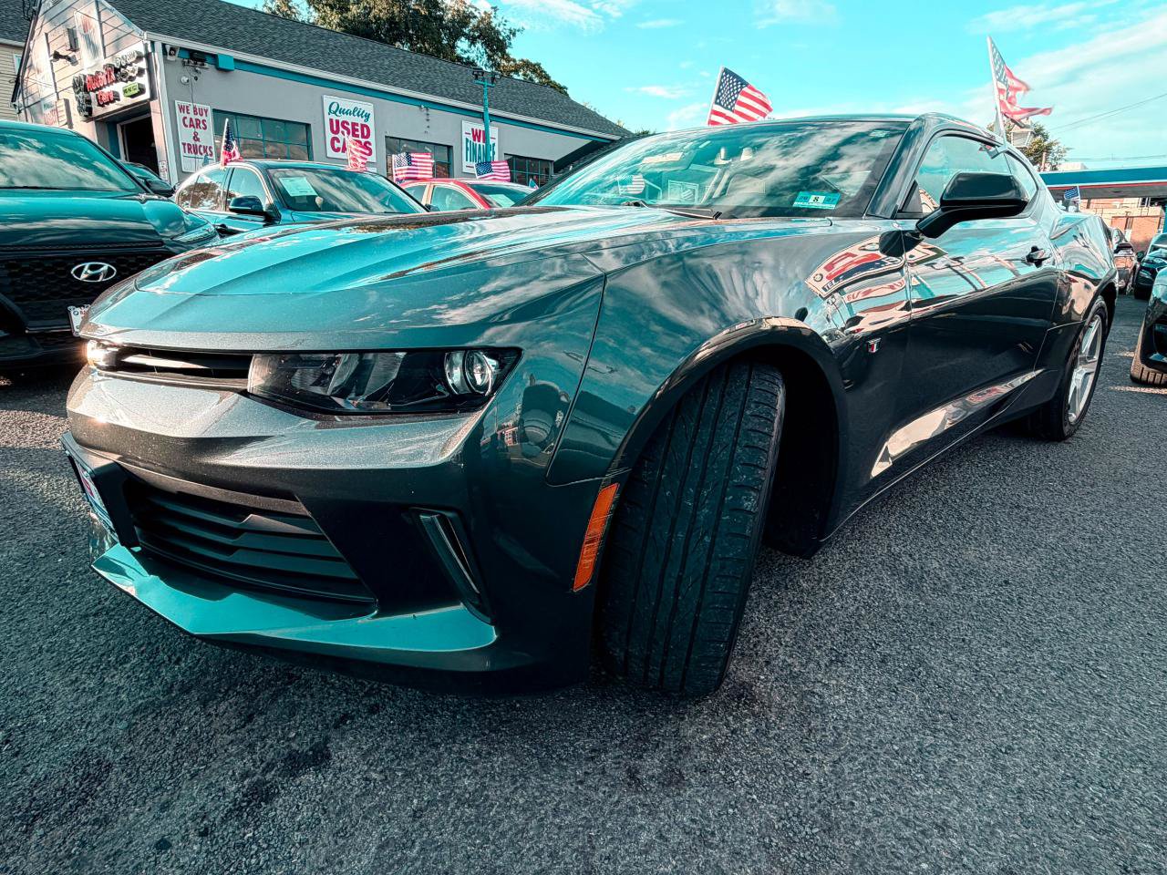Used 2018 Chevrolet Camaro LT RWD image 2