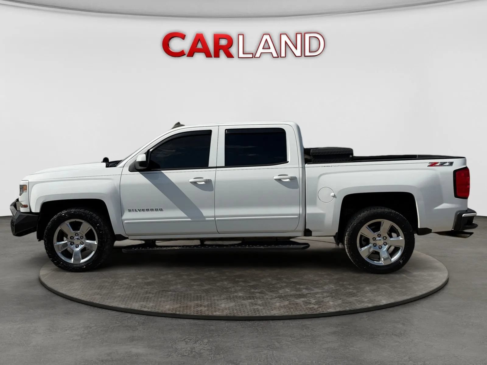 Used 2017 Chevrolet Silverado 1500 LT w/ All Star Edition AWD/4WD image 2