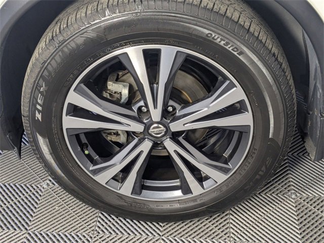 Used 2018 Nissan Rogue SL w/ Premium Package image 8