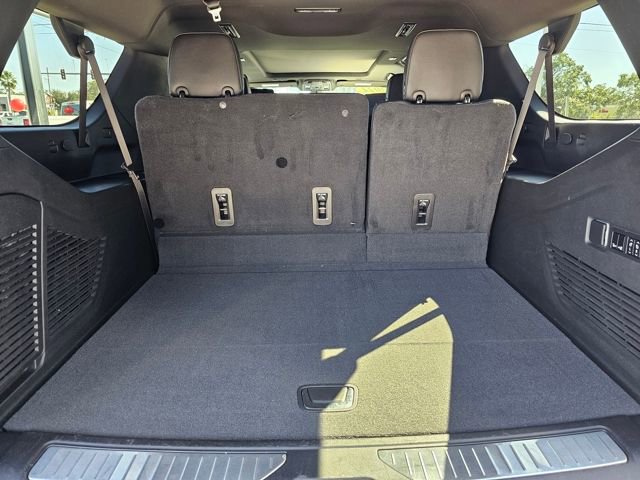 Used 2022 GMC Yukon XL Denali w/ Denali Ultimate Package image 16