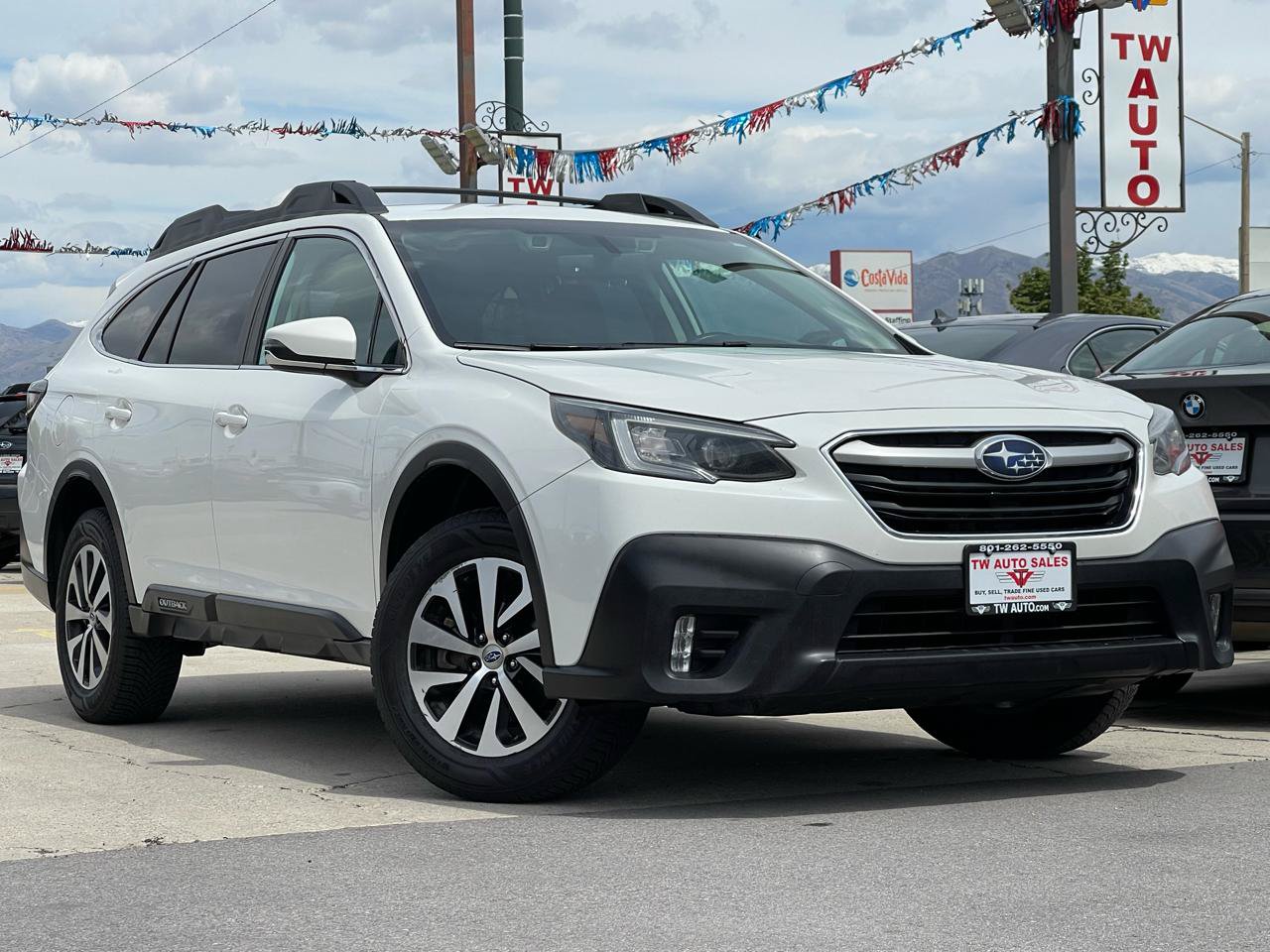 Used 2022 Subaru Outback Premium AWD/4WD image 3