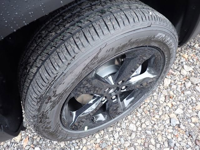 New 2025 Jeep Grand Cherokee L Altitude image 11