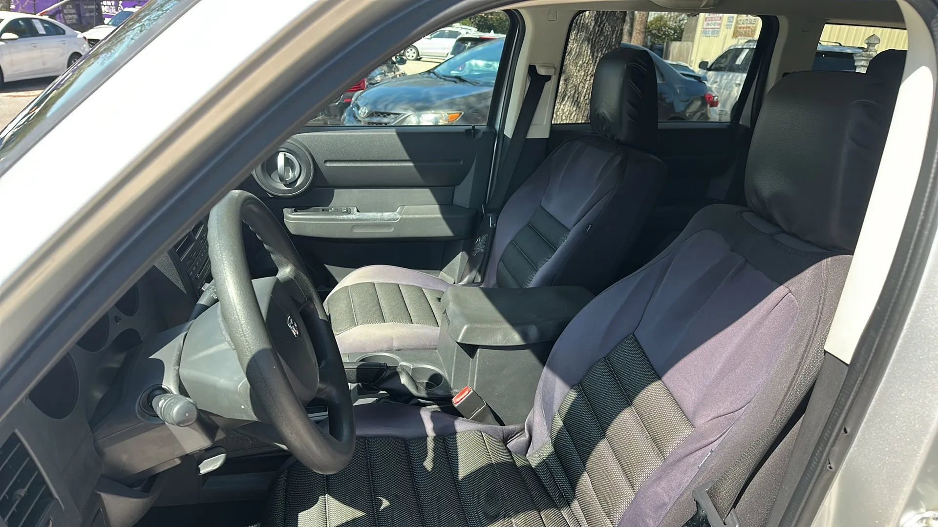 Used 2008 Dodge Nitro SXT image 15