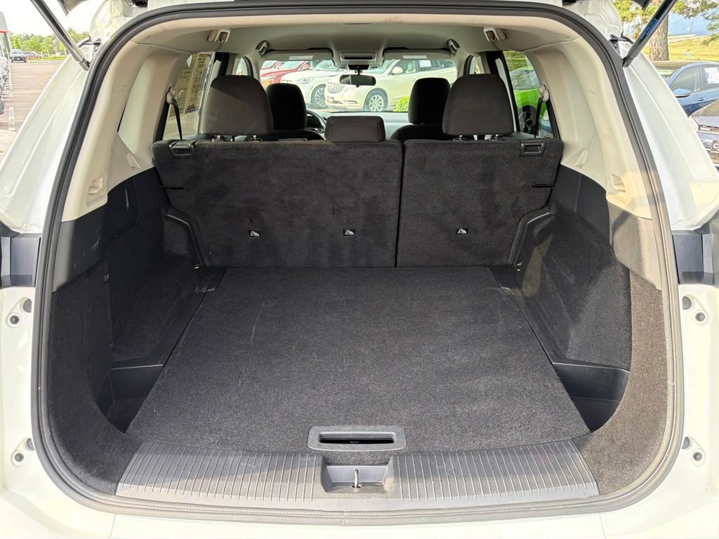 Used 2024 Nissan Rogue S AWD/4WD image 16