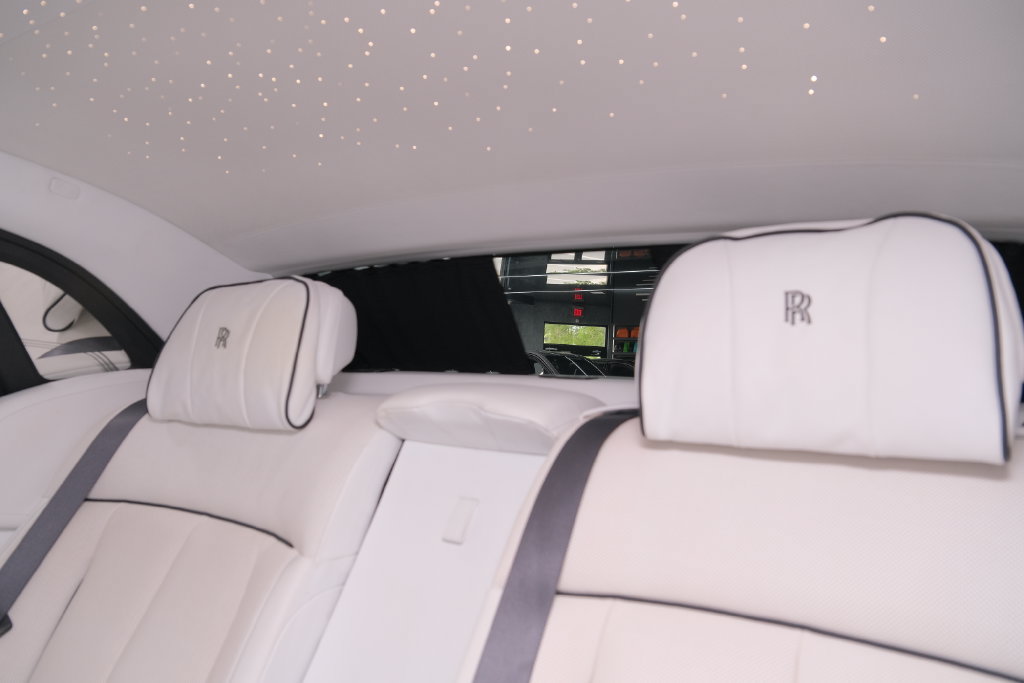 Used 2022 Rolls-Royce Phantom Sedan w/ The Phantom Package RWD image 44
