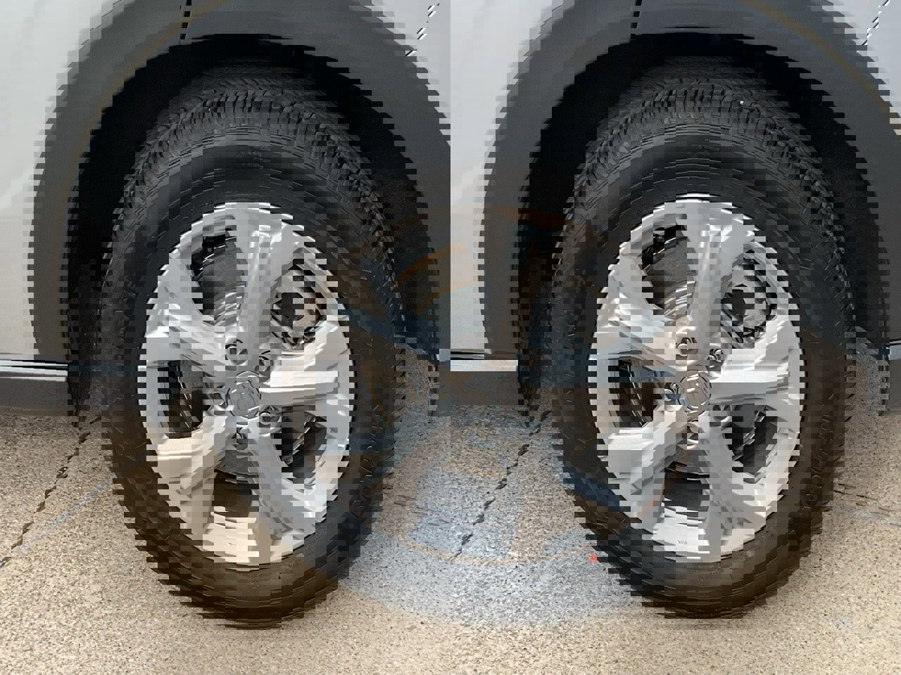 Used 2025 Honda HR-V LX image 8