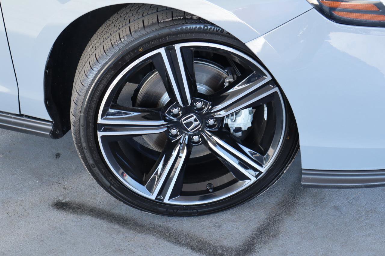 Used 2025 Honda Accord Sport image 3