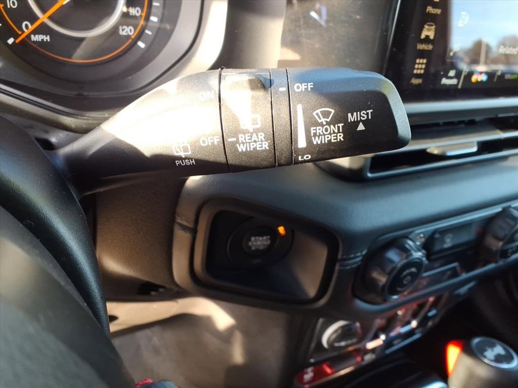 Used 2024 Jeep Wrangler Rubicon image 22