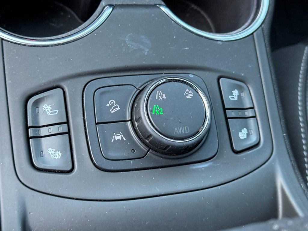 Used 2023 GMC Terrain SLT w/ Elevation Edition image 24