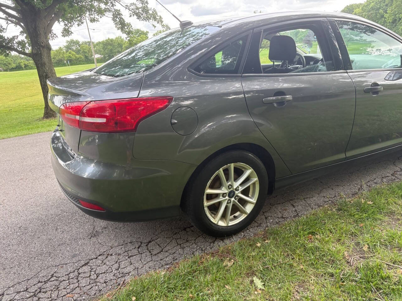 Used 2015 Ford Focus SE FWD image 10