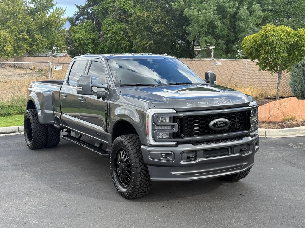 Used 2026 Ford F350 Lariat AWD/4WD image 2