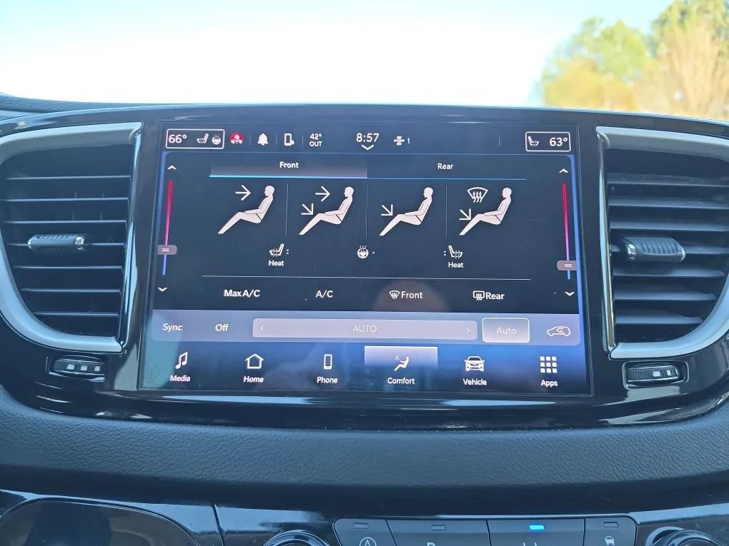 Used 2022 Chrysler Pacifica Touring-L FWD image 28