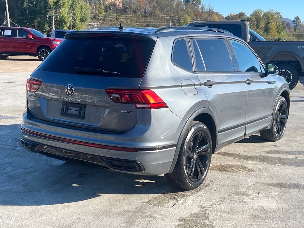 Used 2024 Volkswagen Tiguan SE R-Line image 3