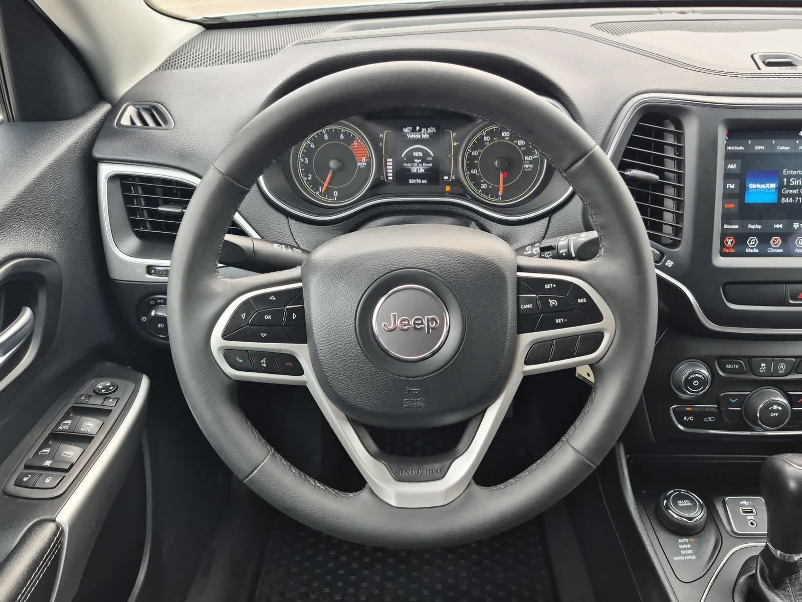 Used 2022 Jeep Cherokee Latitude AWD/4WD image 22