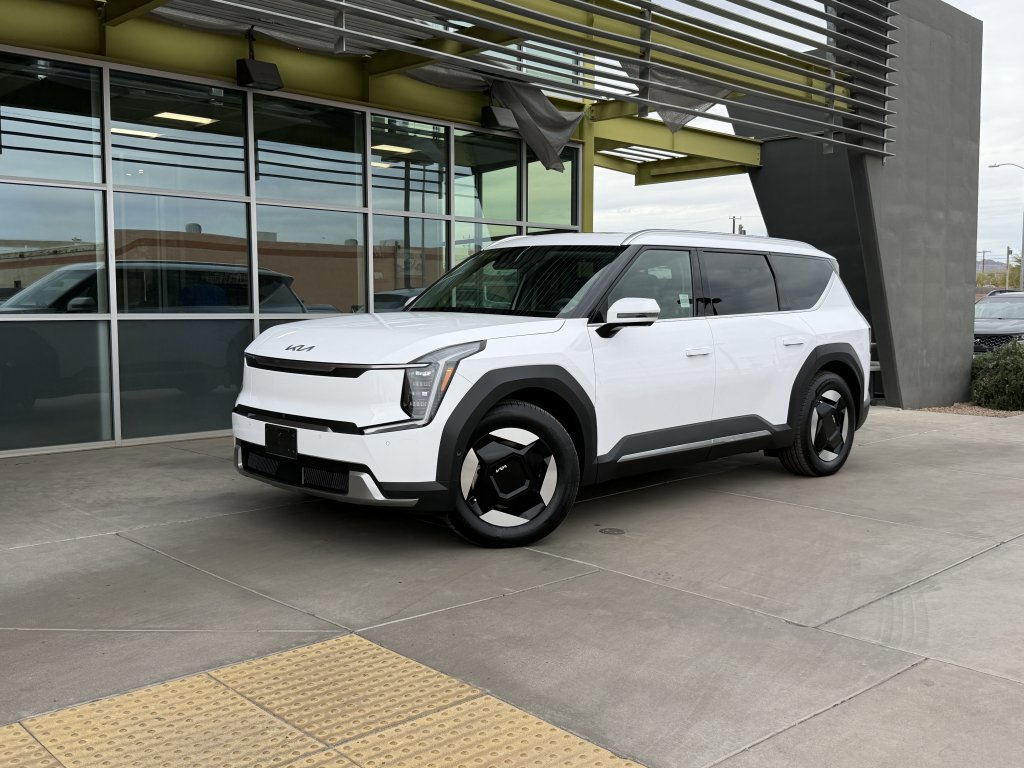 Used 2026 Kia EV9 Wind image 1