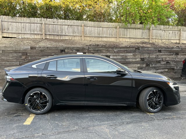 New 2026 Nissan Sentra SR w/ Floor Mat Package FWD image 23