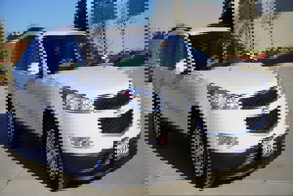 Used 2011 Chevrolet Traverse LT w/ Personal Connectivity Package image 8