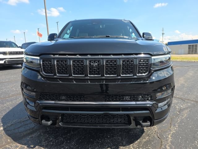Used 2025 Jeep Grand Wagoneer L Series III w/ Rear Seat Video Group 1 AWD/4WD image 10
