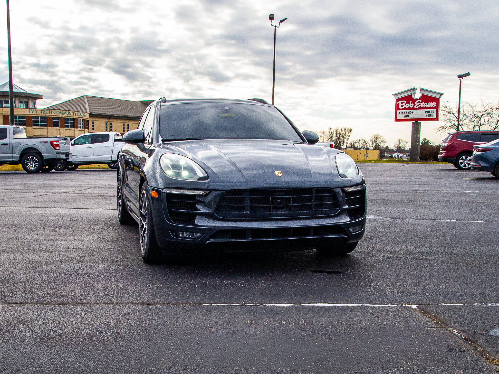 Used 2018 Porsche Macan GTS AWD/4WD image 10