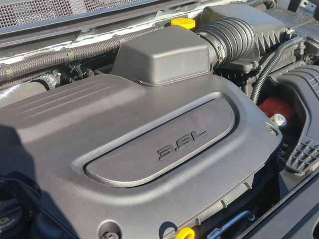 New 2026 Chrysler Pacifica Pinnacle w/ Trailer Tow Group FWD image 25