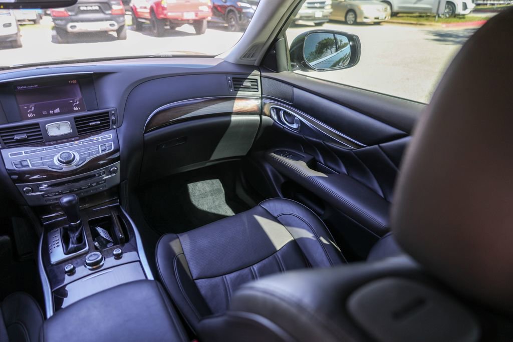 Used 2016 INFINITI Q70 L 3.7 w/ Deluxe Touring Package image 30