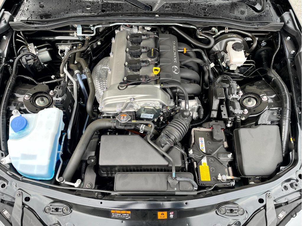 Used 2023 MAZDA MX-5 Miata Grand Touring RWD image 9