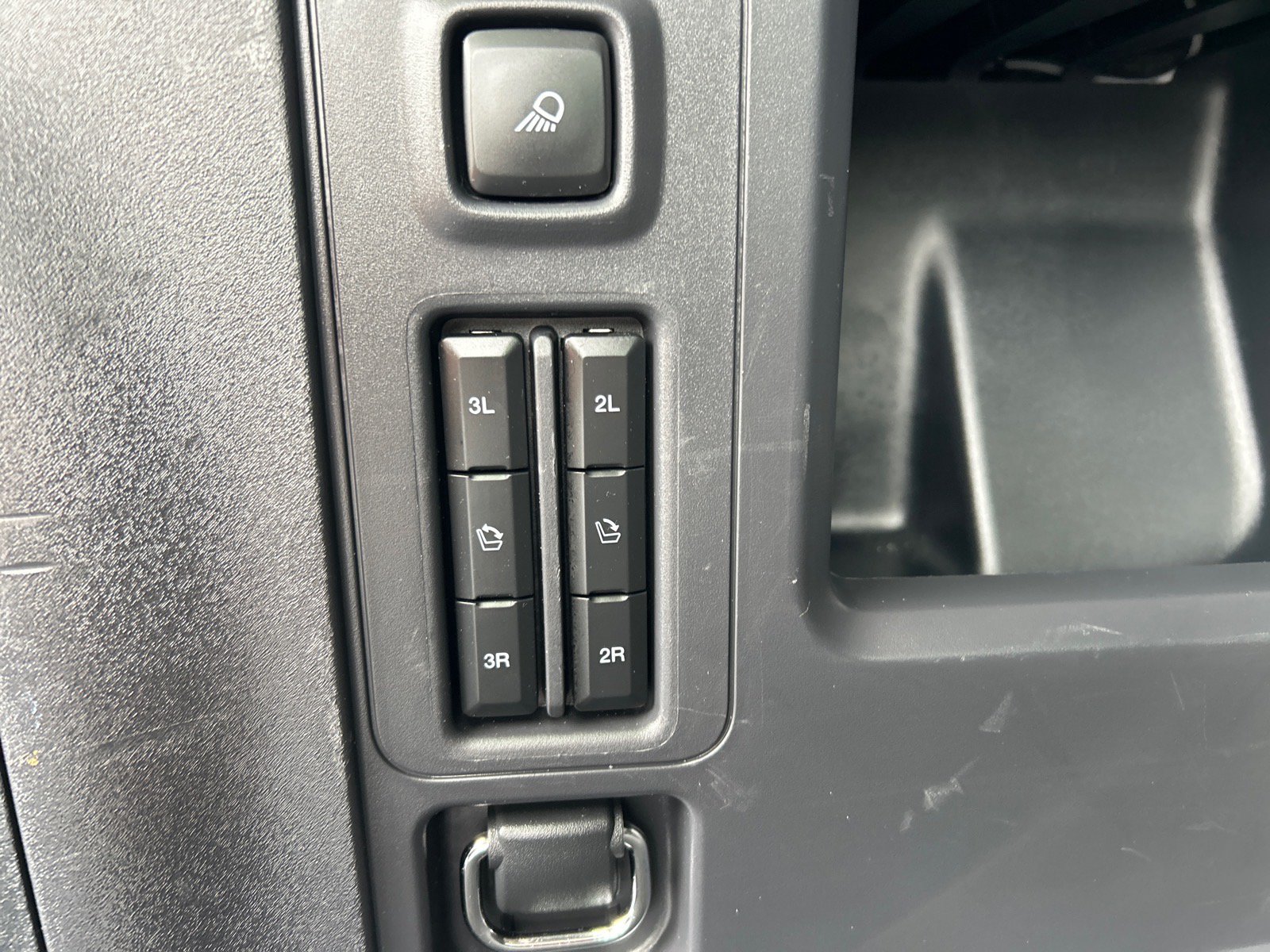 Certified 2025 Ford Expedition Max Platinum w/ Driver's Package AWD/4WD image 19