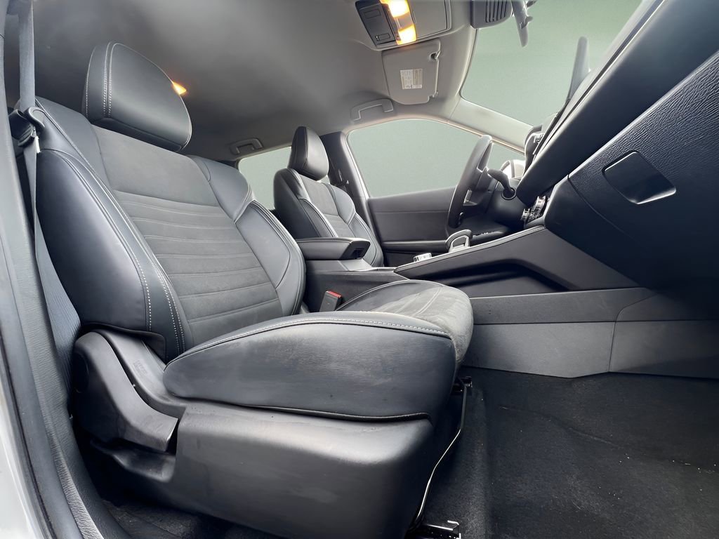 Used 2024 Mitsubishi Outlander SE image 26