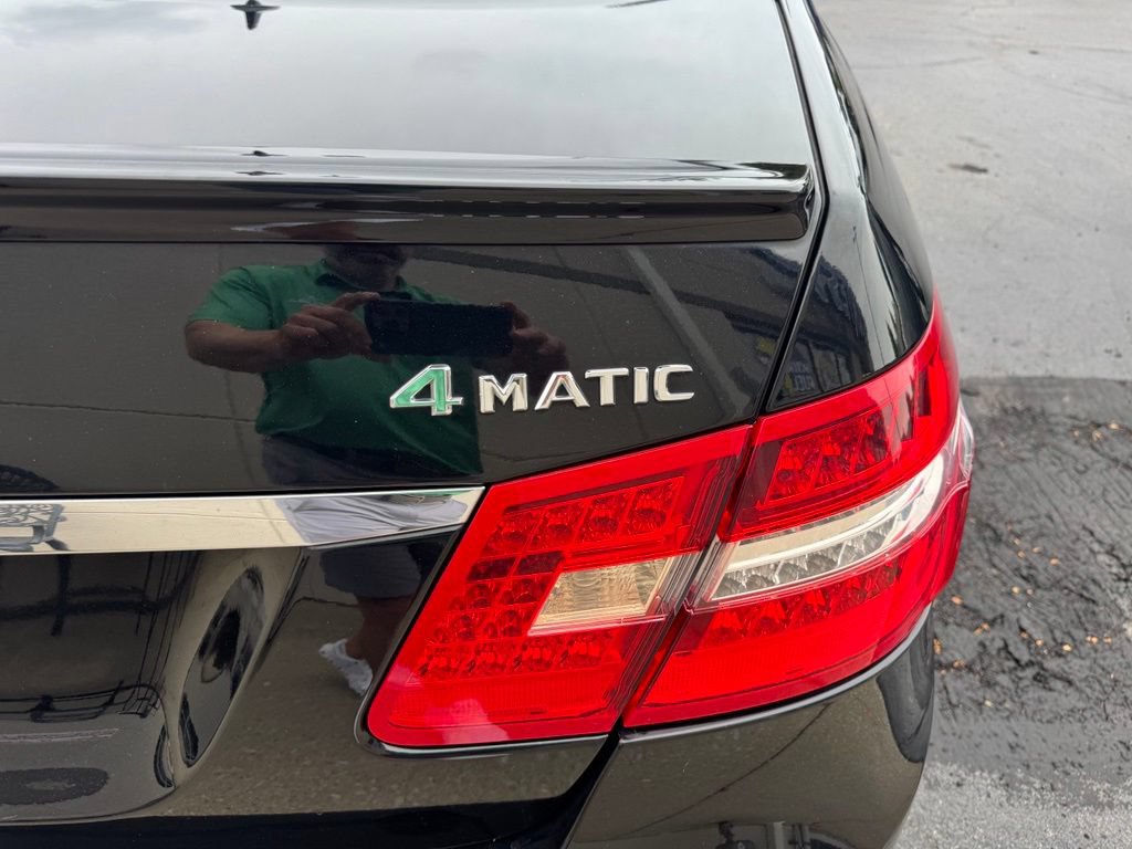 Used 2011 Mercedes-Benz E 350 4MATIC Sedan image 5